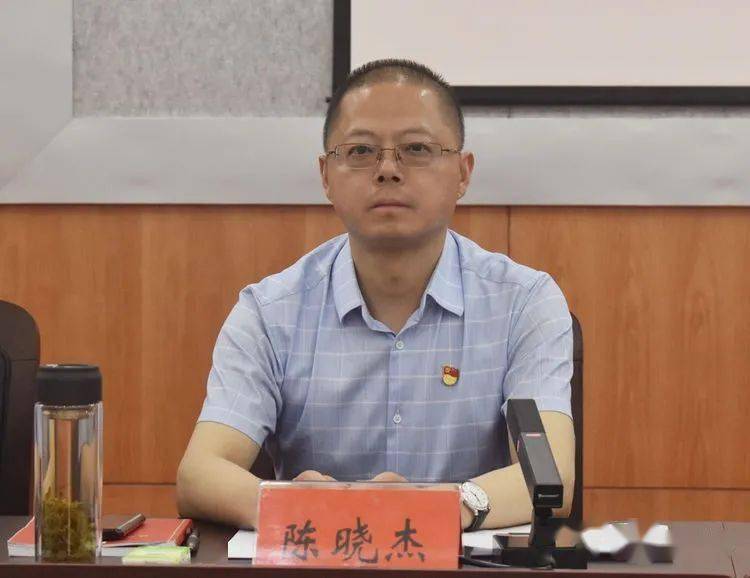 县委常委,宣传部长,县政法队伍教育整顿领导小组副组长张文成出席会议