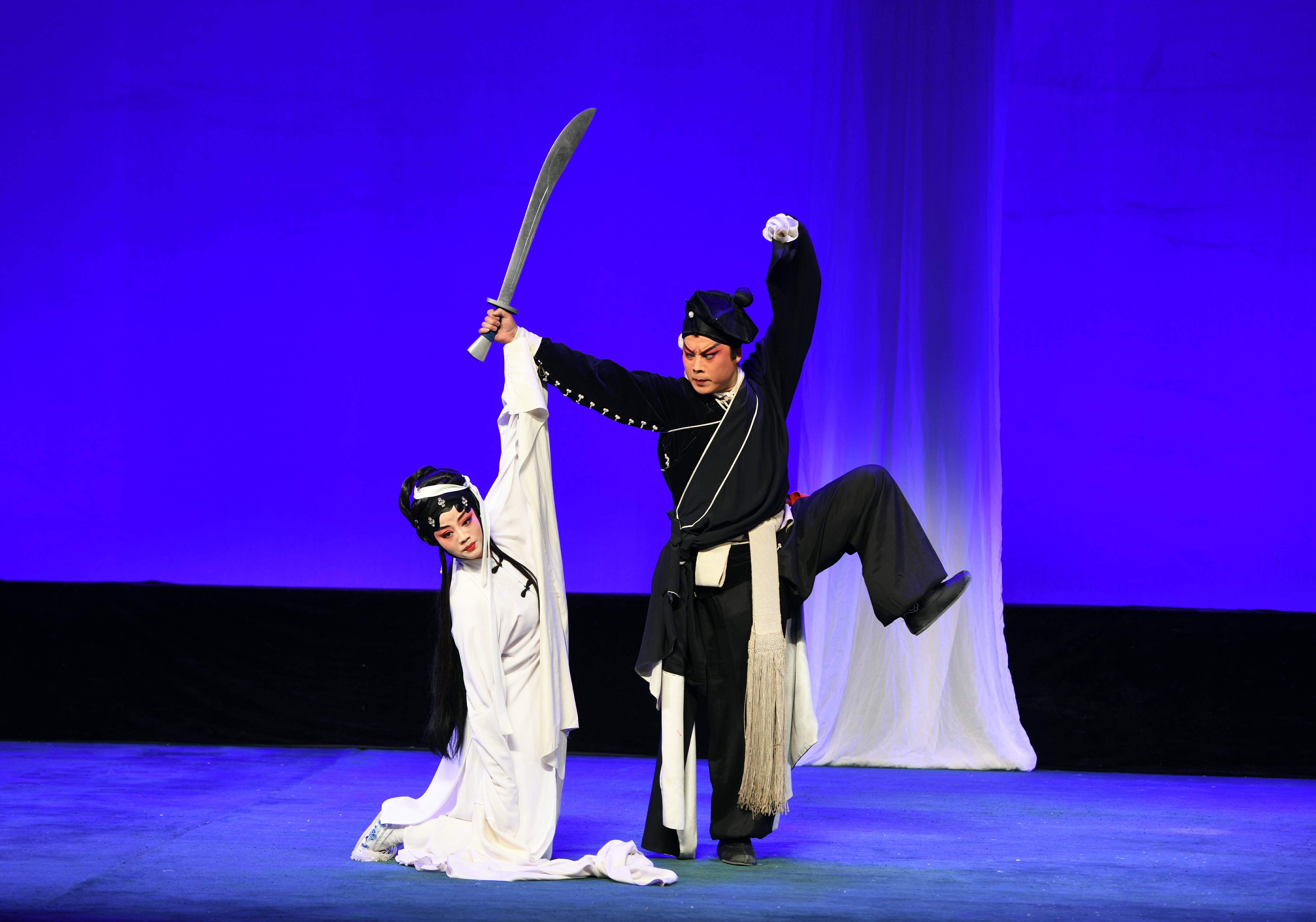 折子戏《武松杀嫂》剧照.折子戏《武松杀嫂》剧照.