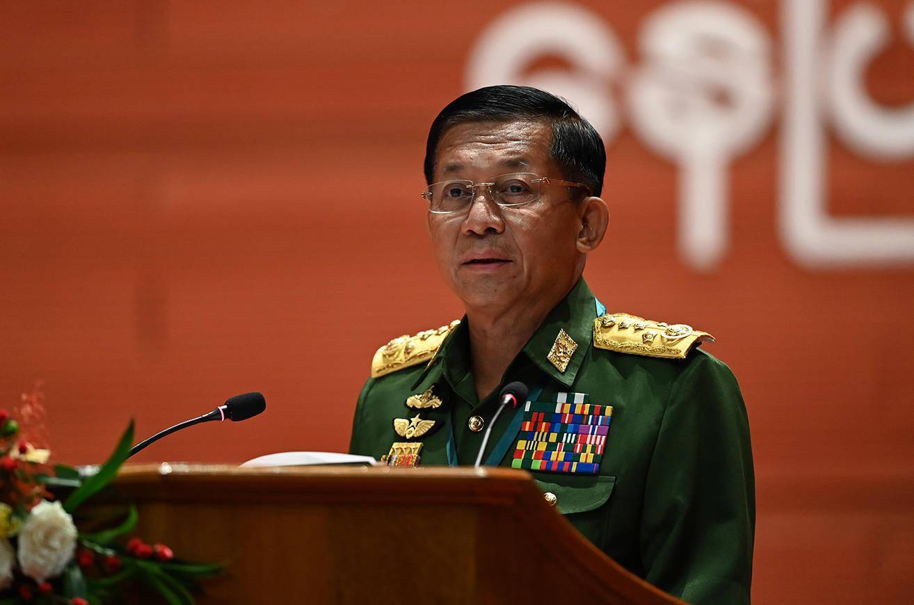 缅甸将官军衔分为五级敏昂莱从少将晋升到大将只用了5年时间
