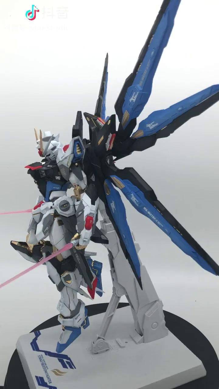 第四台强袭自由原色小改色这配色是四种配色中我最喜欢的一配色了max