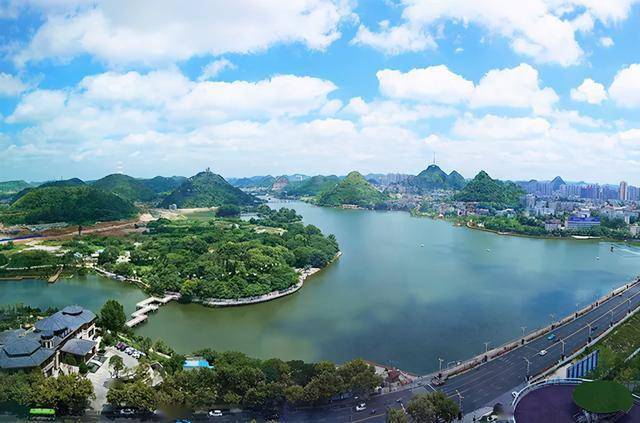 城镇兴 家园靓 生活美——安顺市大力推进以人为核心的新型城镇化