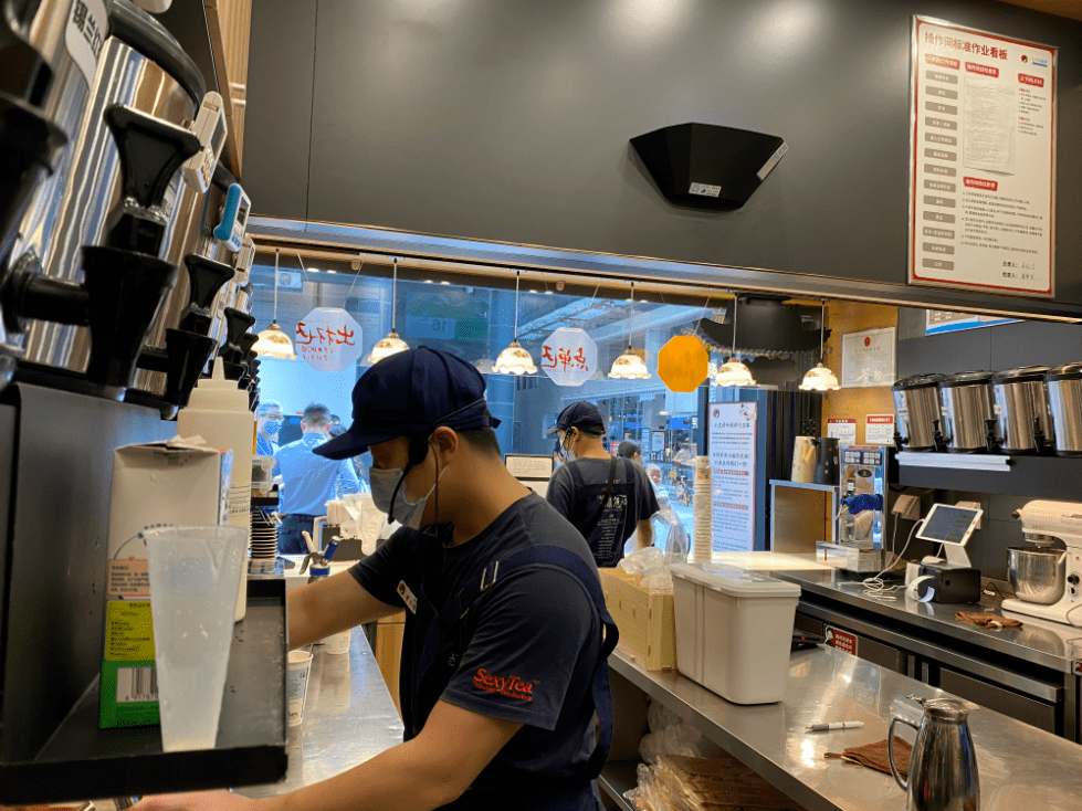 调查茶颜悦色果呀呀茶百道等网红奶茶店突遭检查结果
