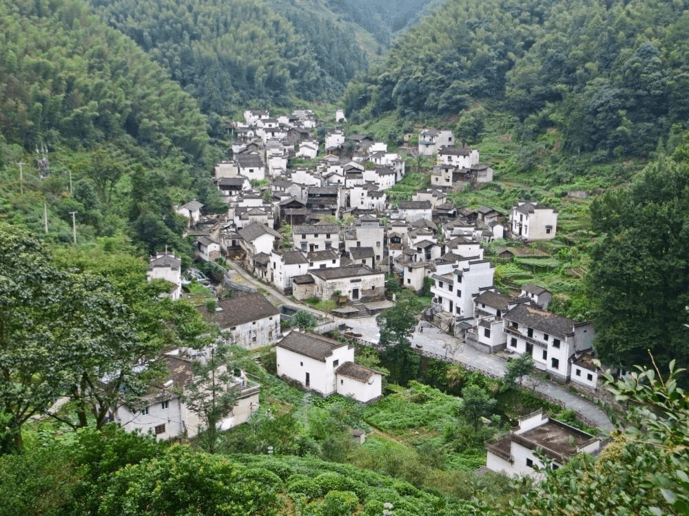红色印记逐梦休宁星火石屋坑
