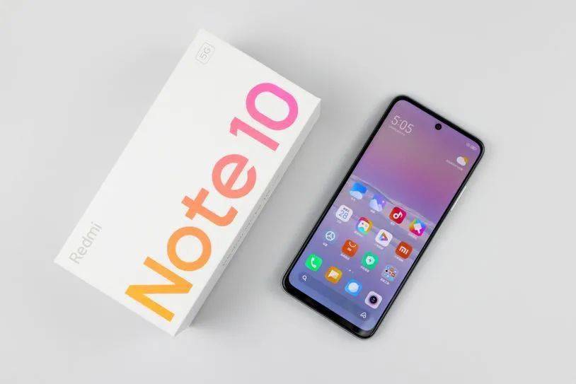 更轻一点的小金刚redminote10图赏