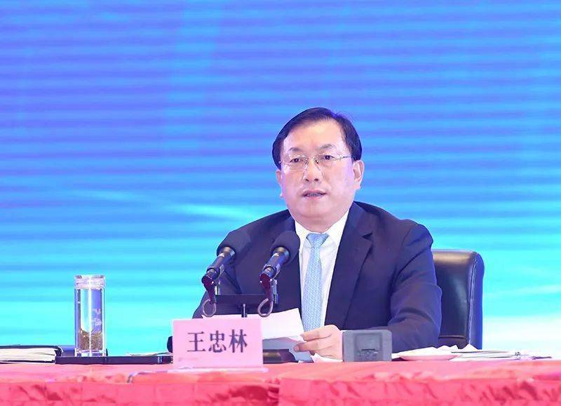 4月底任湖北省委副书记,省政府党组书记,5月初任湖北省政府代省长