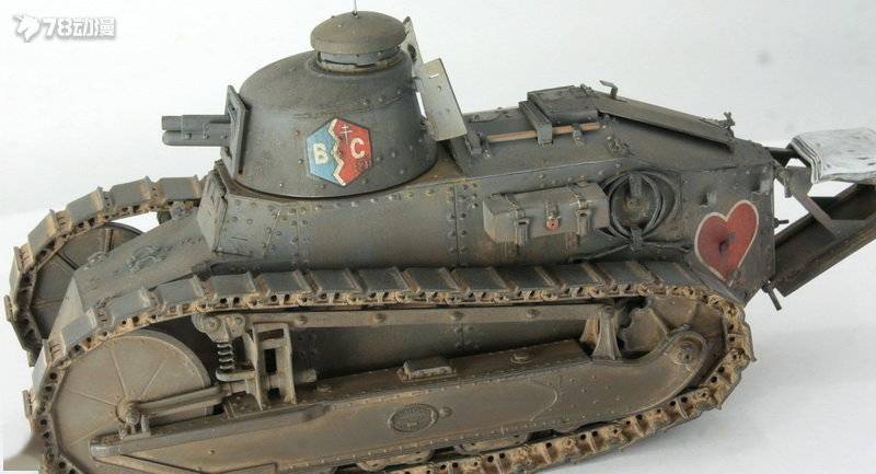 模玩秀少女与战车bc学园旗车雷诺ft17