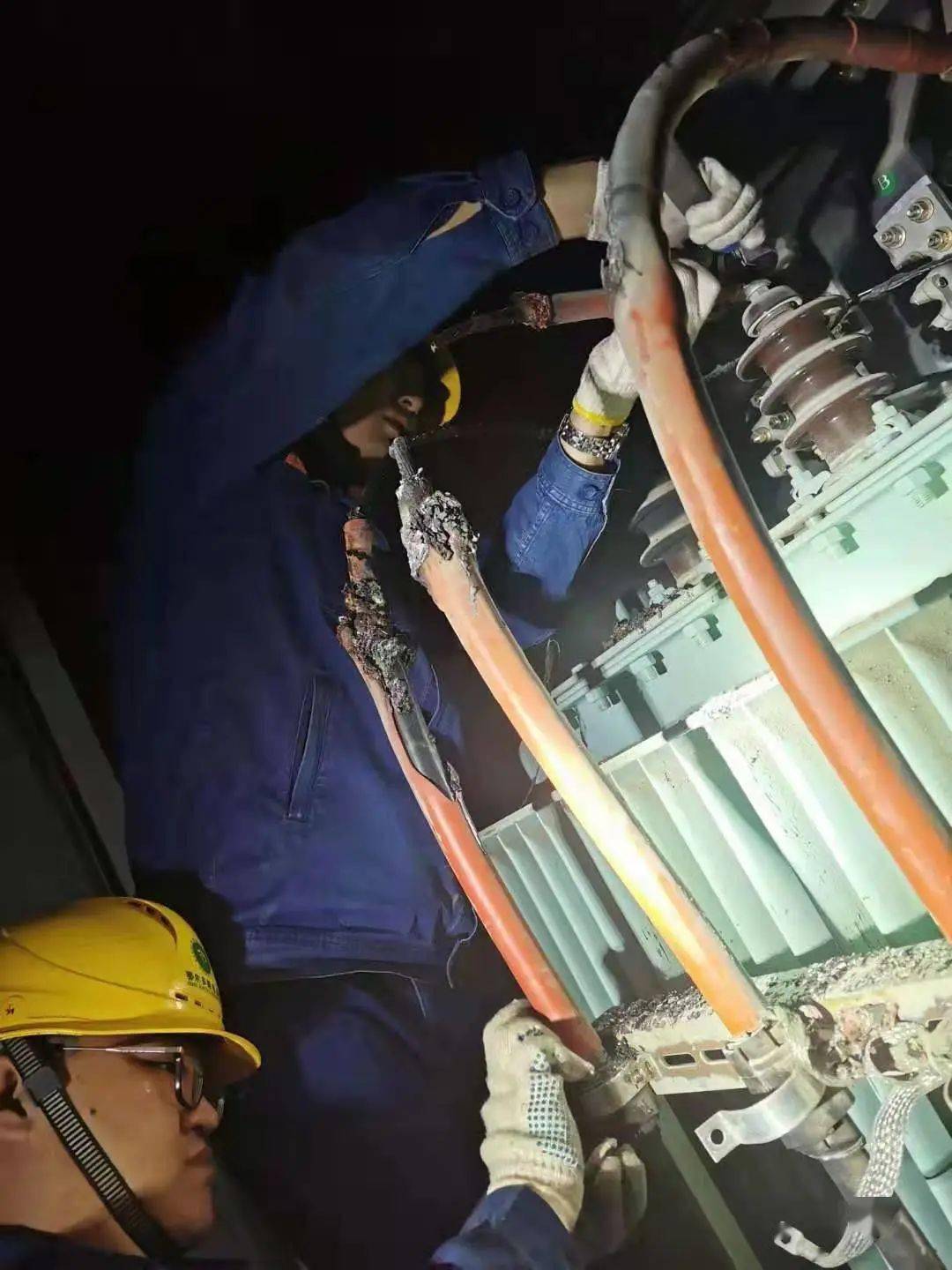 深夜抢修不停歇辖区客户电无忧