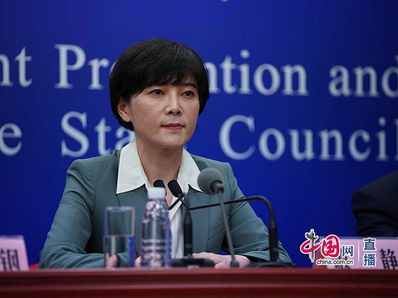 问疫|中西部最大航空口岸如何确保"外防输入"?四川省卫健委答封面新闻