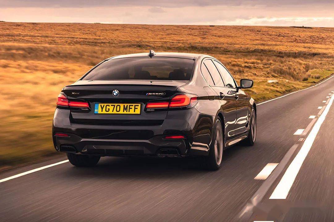 M550ix 八缸隐形杀手!宝马 M550i xDrive 五百三十马力初体验_搜狐汽车_搜狐网