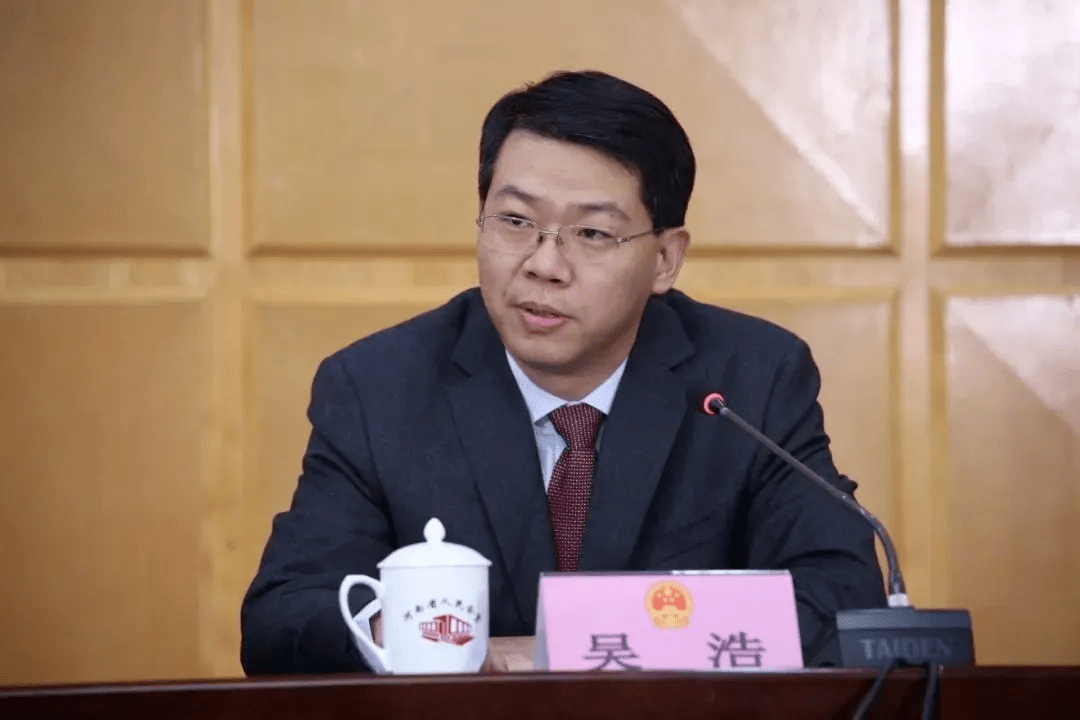 吴浩成全国第二年轻省级党委常委