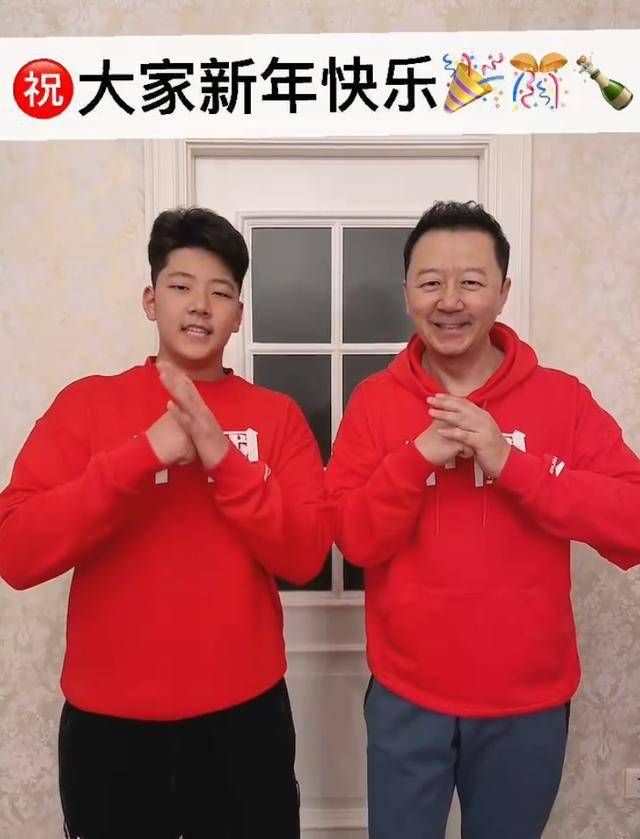 郭涛儿子近照曝光,14岁石头身高超过爸爸足有1米8