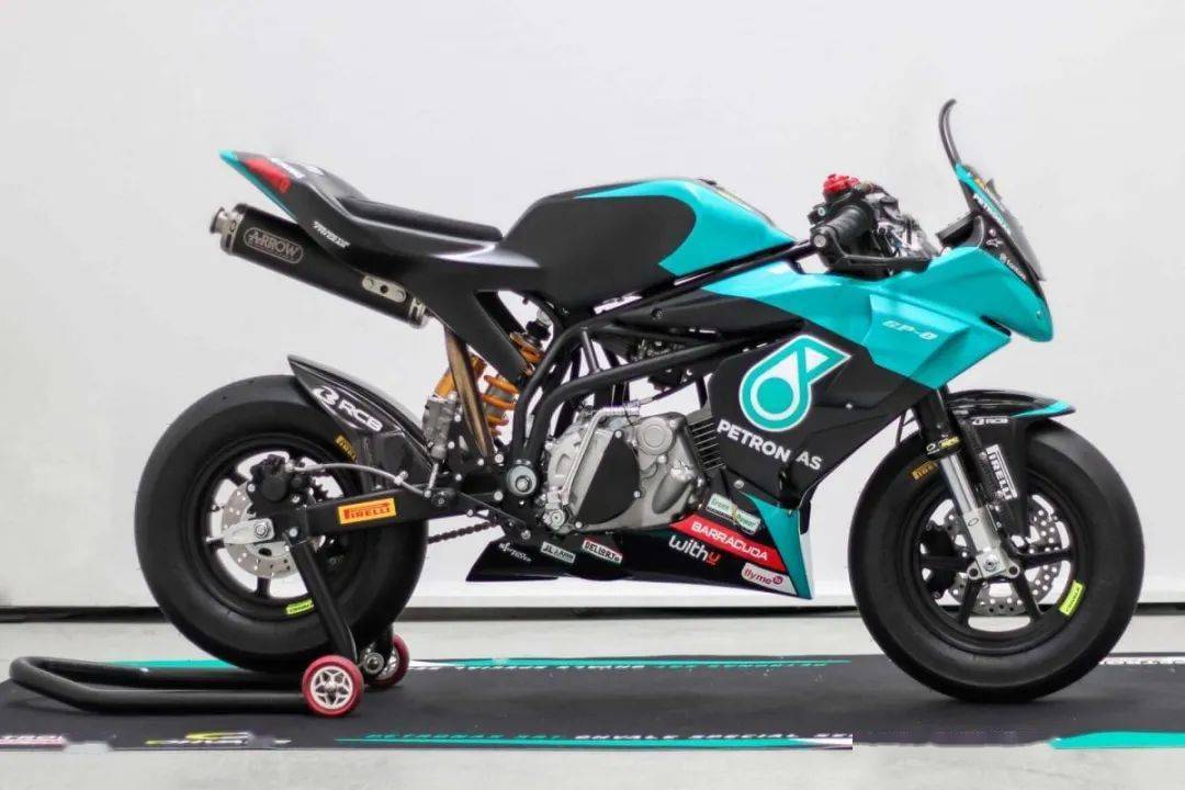 致敬罗西限量46台的ohvalegp0petronassrt特别版迷你赛道车