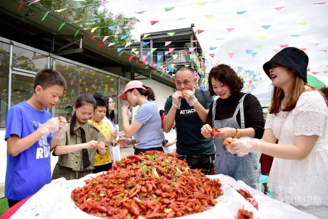 美味狂欢杜市镇小龙虾美食节开幕啦