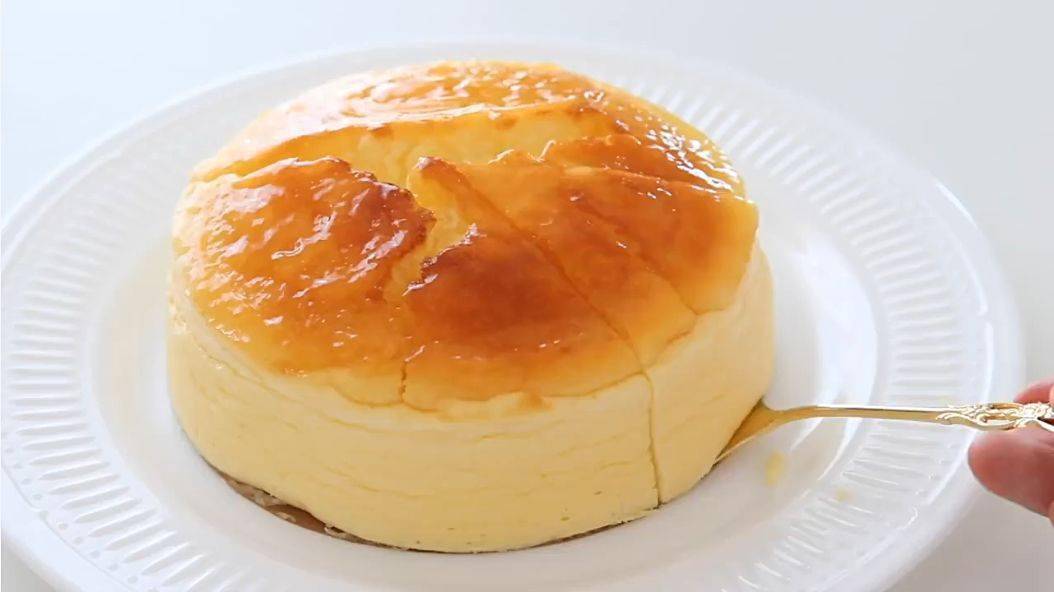 口感滑嫩,零负担的酸奶蛋糕