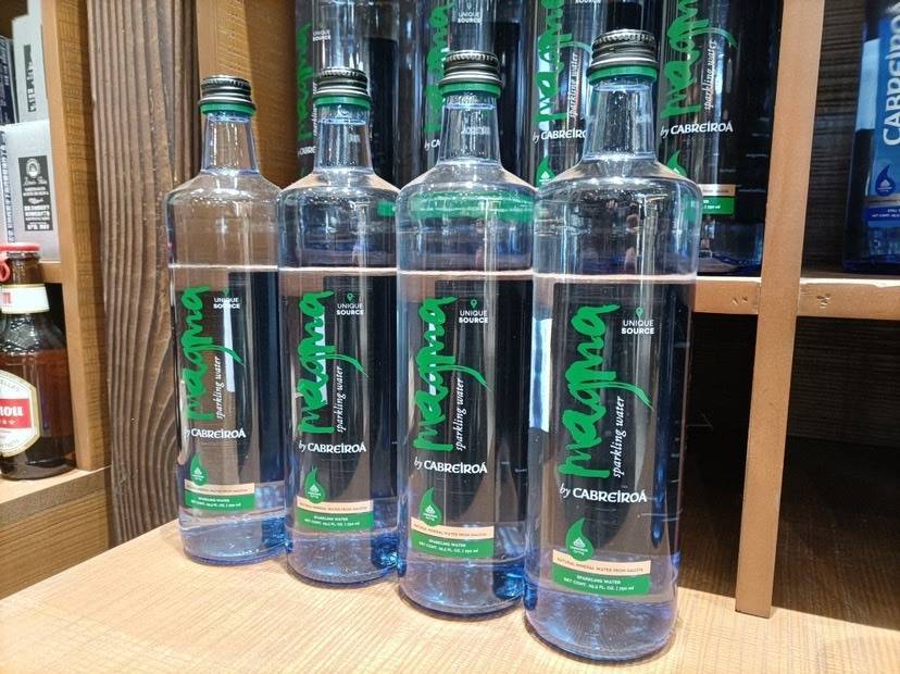 进博集市内西班牙充气矿泉水