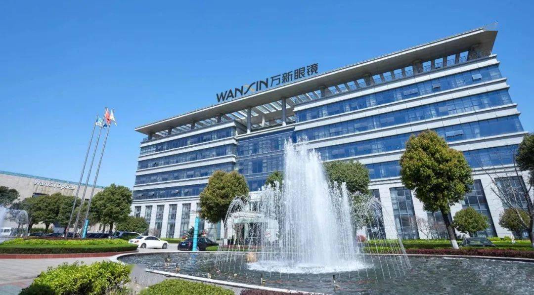 简讯丨市总工会三联三优主题活动走进万新慰问一线技工代表