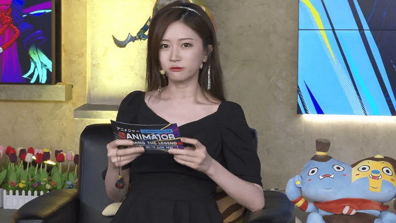 dota2桌腿锯一半热度破百万二台女解说又火了观众贼热情