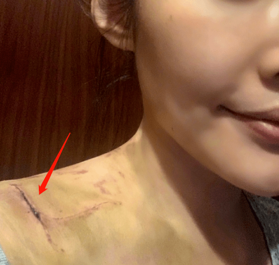 徐冬冬凌晨情绪失控大哭梨花带雨满脸泪痕坦言自己累了