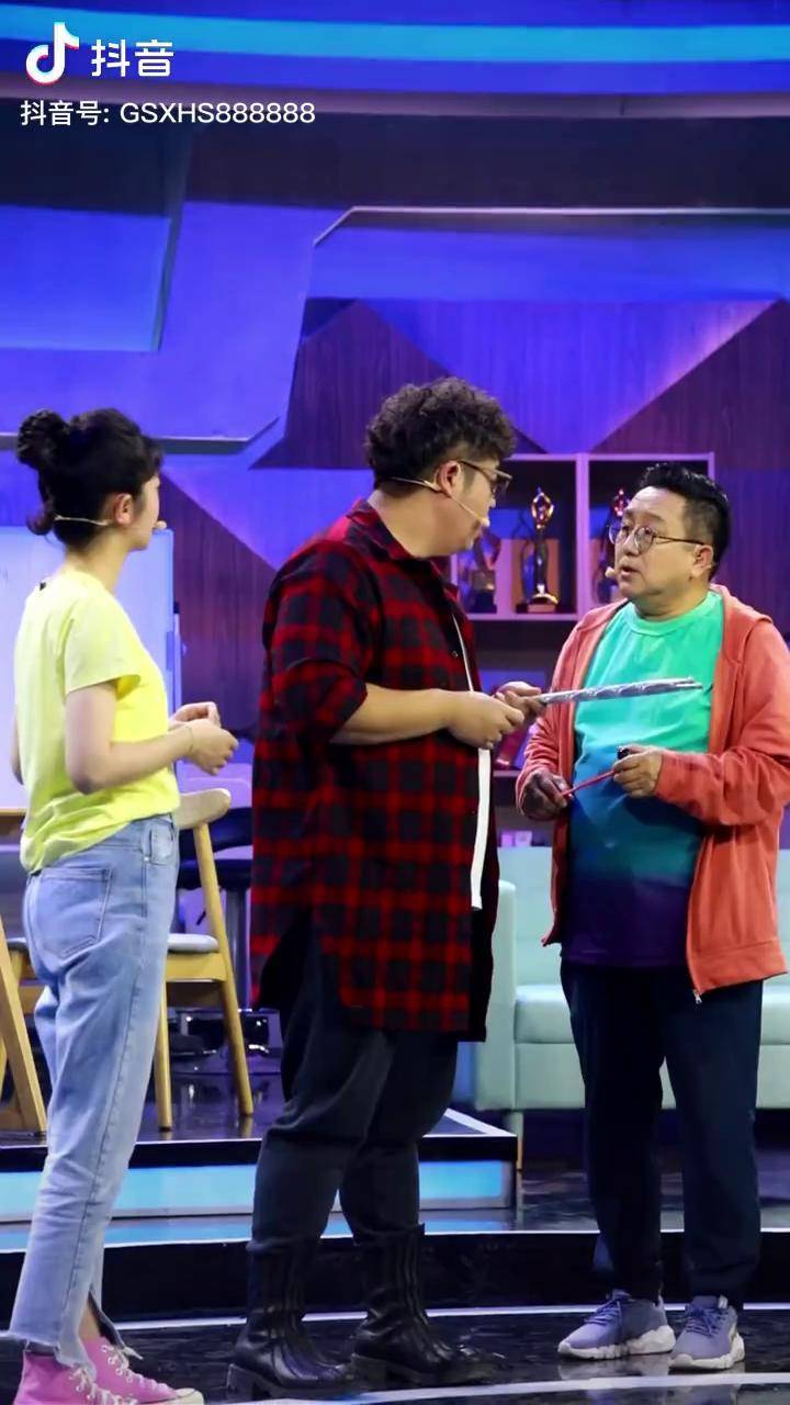 大舞台上的小天一有大支持和鼓励小天一鼓手小天一同城热门抖音抖音