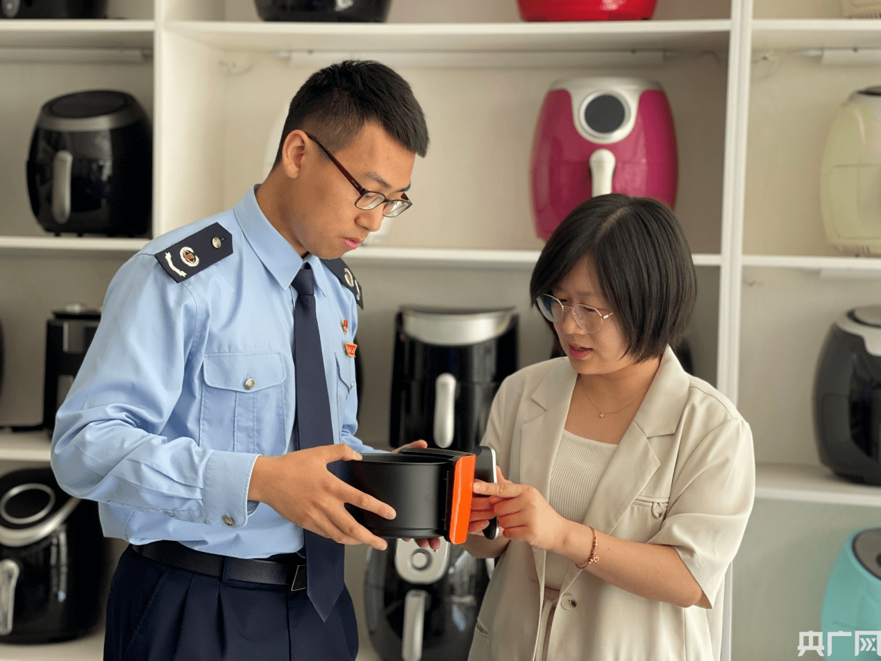 浙江慈溪市税务局开展便民办税春风行动