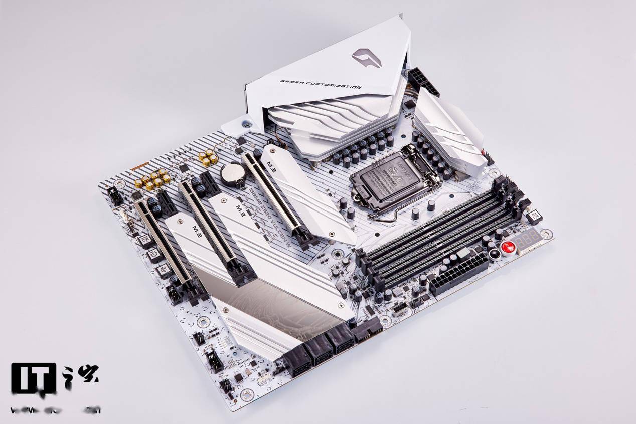 白色主板新选择七彩虹igamez590vulcanw评测