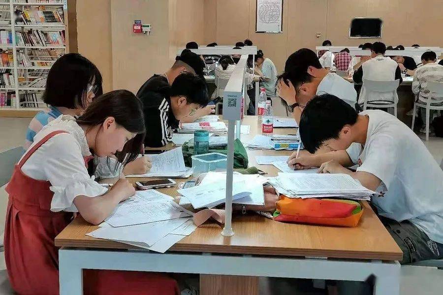 未婚梦生，探索情感与未来的潜意识映射