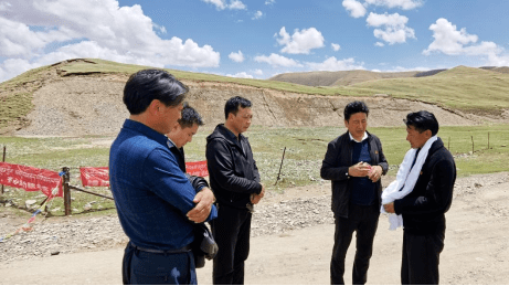 治多县委副书记永江一行赴治渠乡各虫草采集点走访慰问