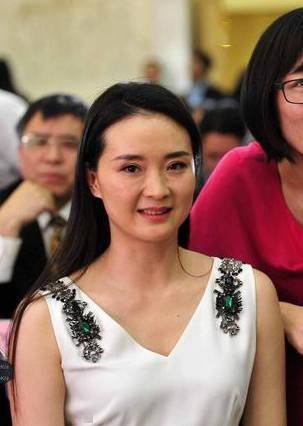 撞脸贾玲?王艳再演“晴儿格格”,脸部松垮浮肿