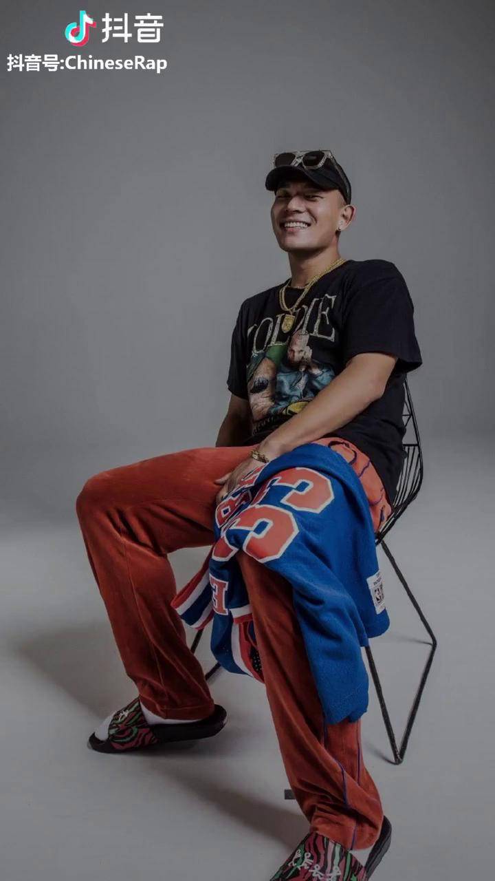 newk黄旭那位哥们儿出来