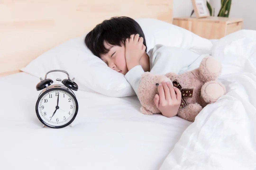 叫孩子起床有方法!错误的方式会影响宝宝的身高和智商发育哦!