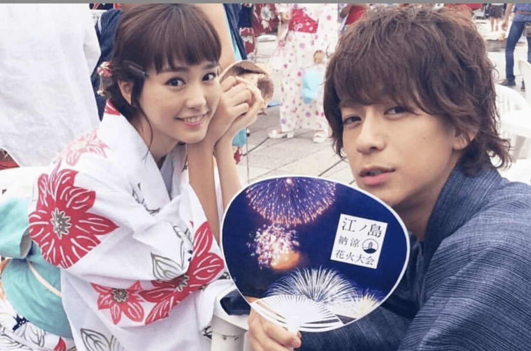 桐谷美玲和老公外出甜蜜情侣装惹人羡日媒却爆出她疑似淡出娱乐圈