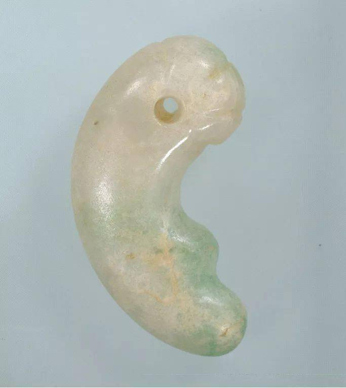 出土在韩国和日本的勾玉