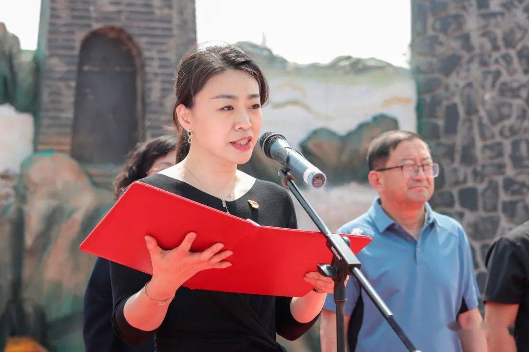 学党史悟思想办实事开新局我市举行百名党员同唱一首