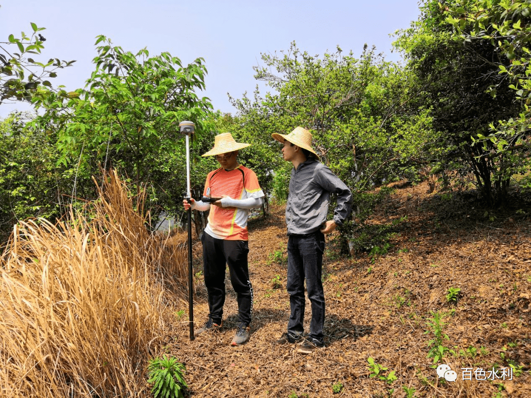 图为技术员开展人饮工程勘测责任领导:廖长安编 审:杨丽丽,罗美春返回