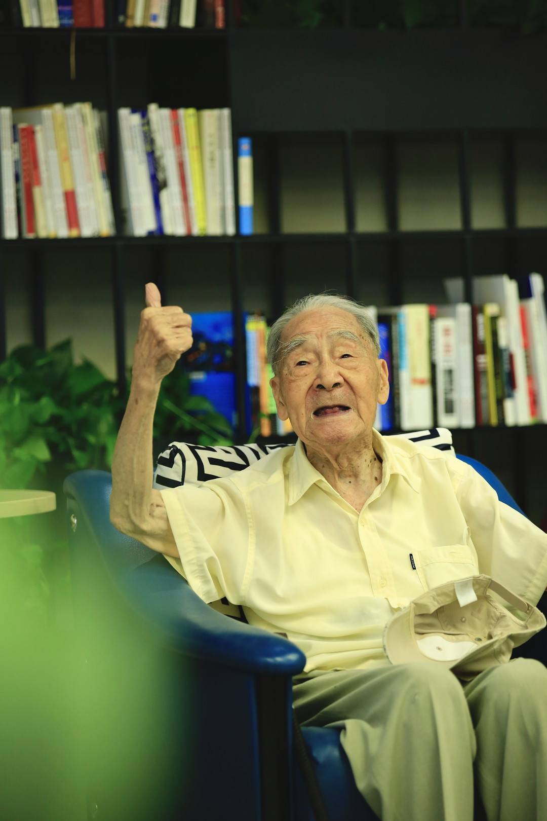 著名翻译家许渊冲先生就是其中之一.