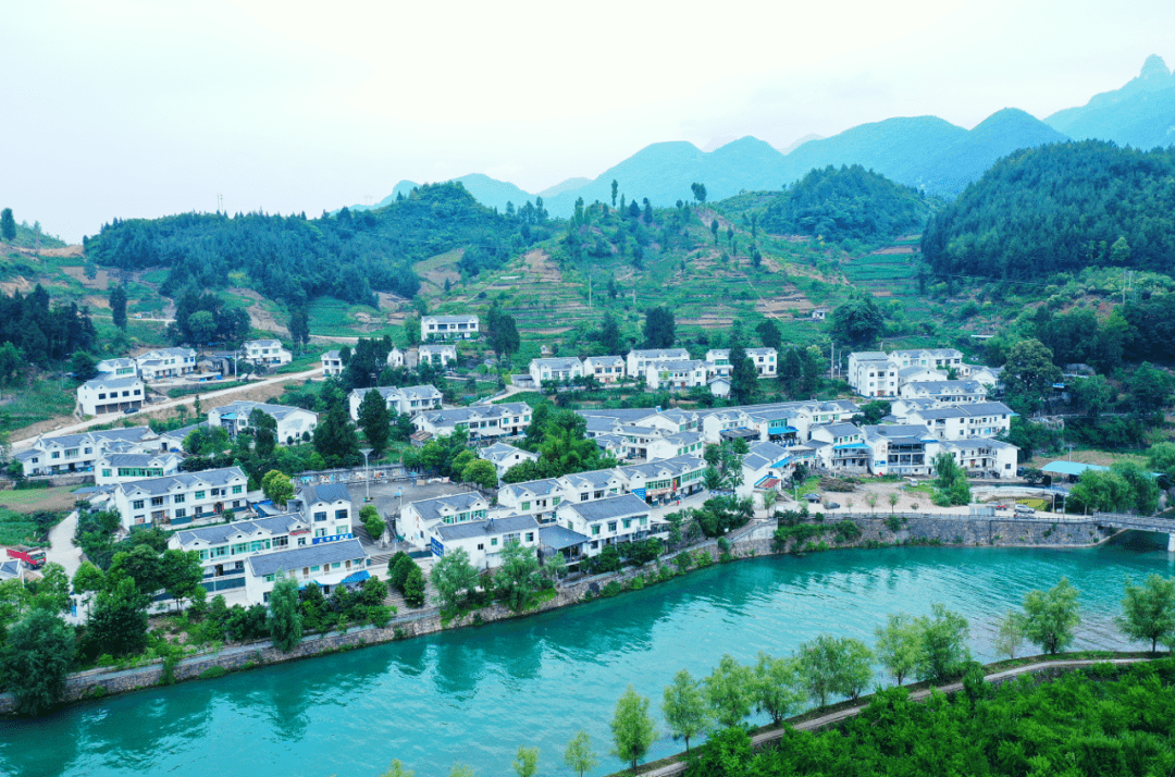 宽80米白沙镇青龙嘴村液压大坝微信:ctj5200818