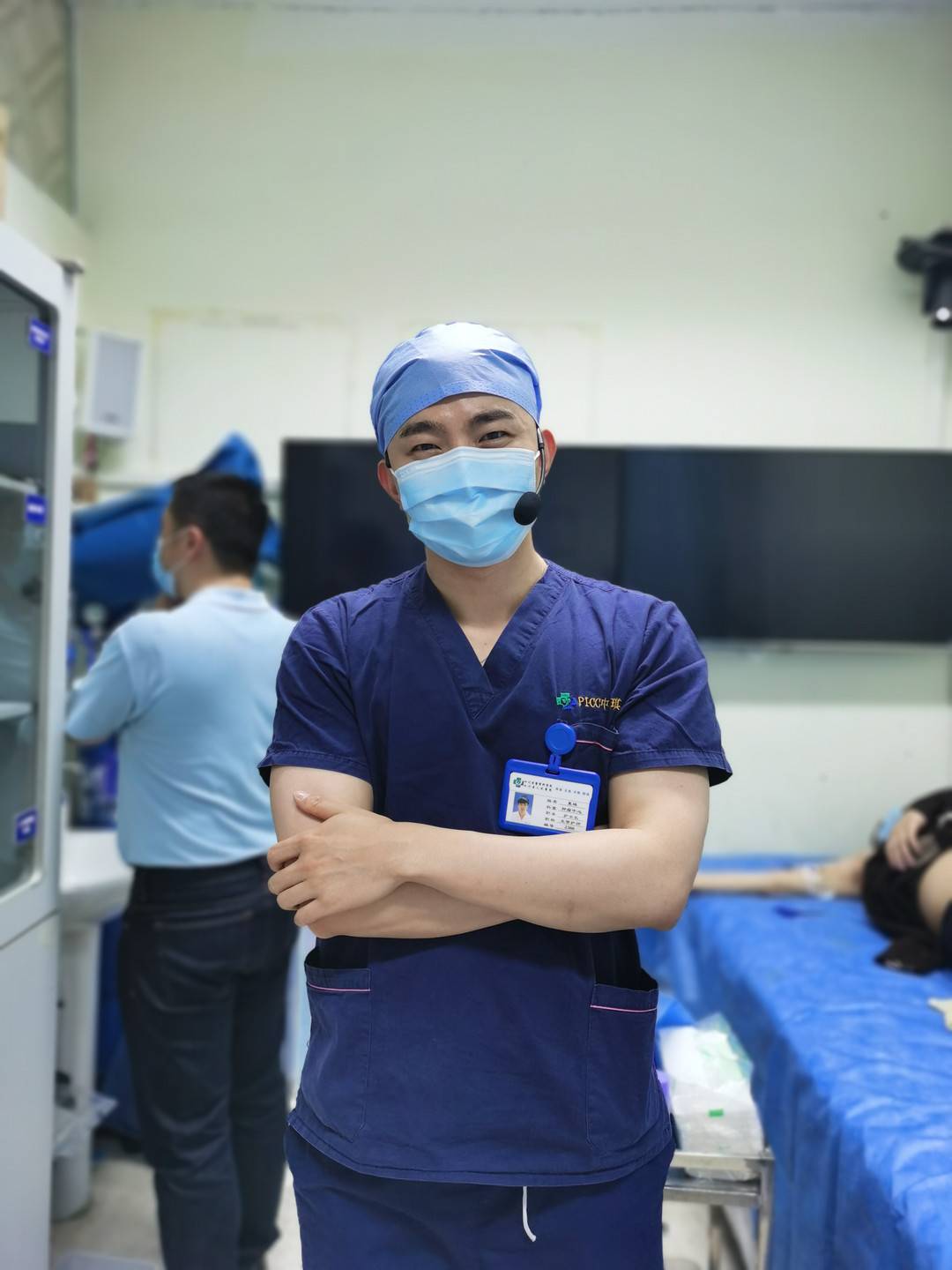 男护士踏上新赛道 创新专研成为业内"明星"