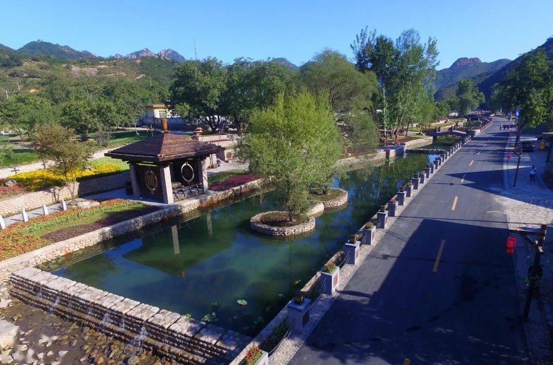 2016年被河北省政府批准命名为"板厂峪长城文化特色小镇".