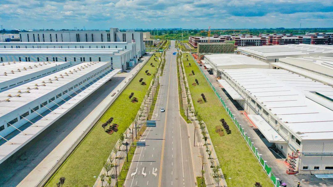 超美雪山下的欧洲产业城你见过吗