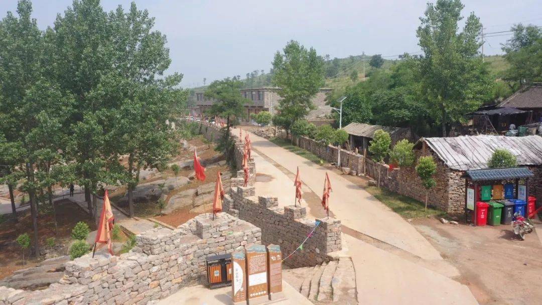 头条今天6月10日欢迎来到嵩县石头部落大戏登台