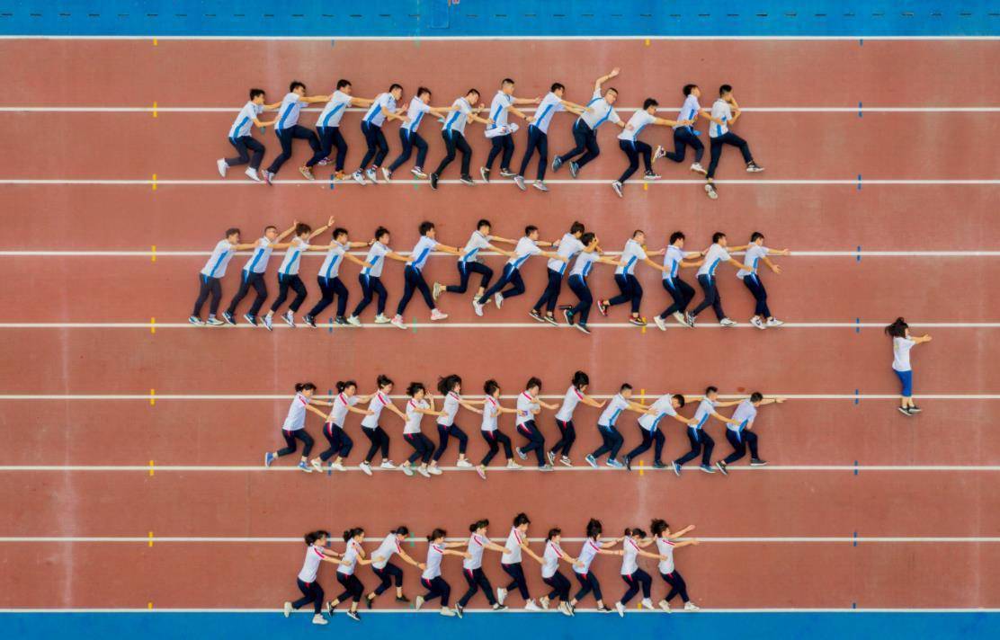 组图|"这就是青春的滤镜!"高考散场,来看顺德一中创意毕业照_李海符