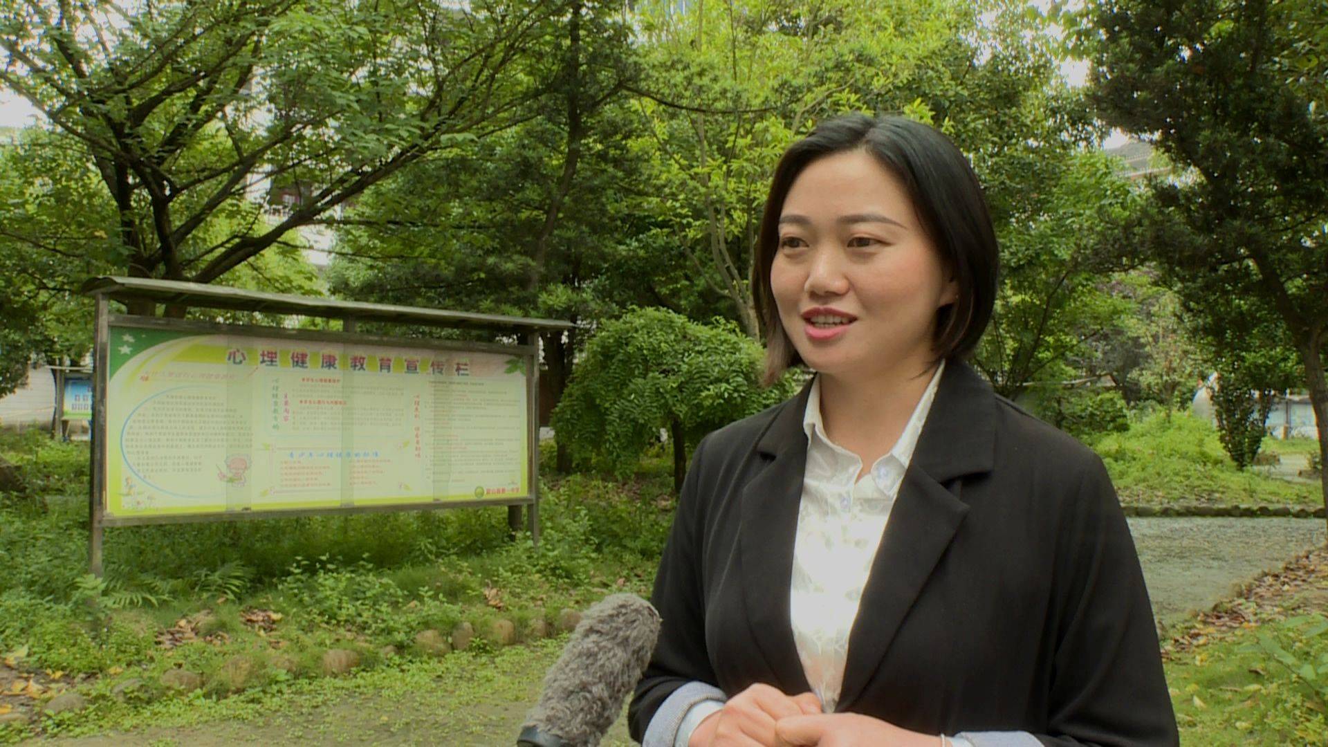 立德树人奋进担当02尊师重道立心逐梦雷山县第一中学中考将至全力做