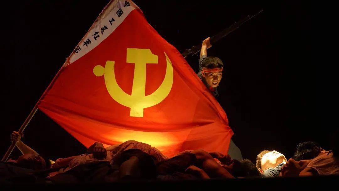 吉首大学红色超燃大片上演!_信仰