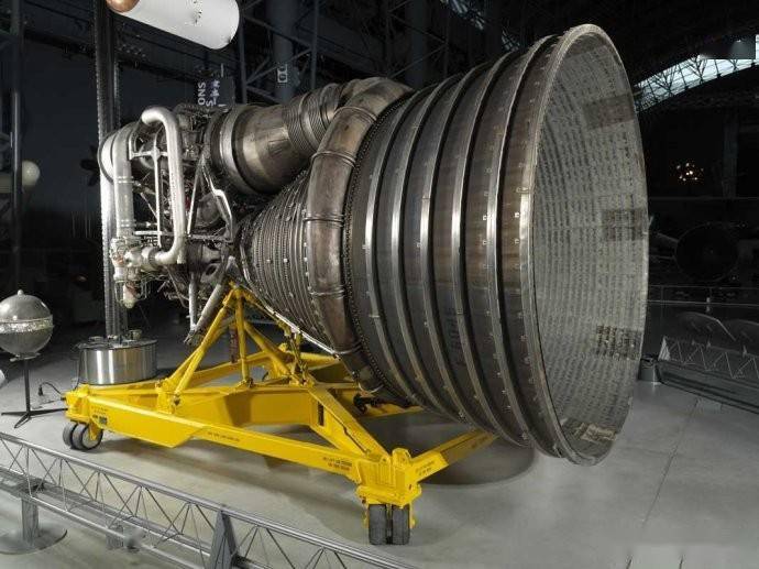 土星五号火箭发动机为了680吨大推力做了多大的弊