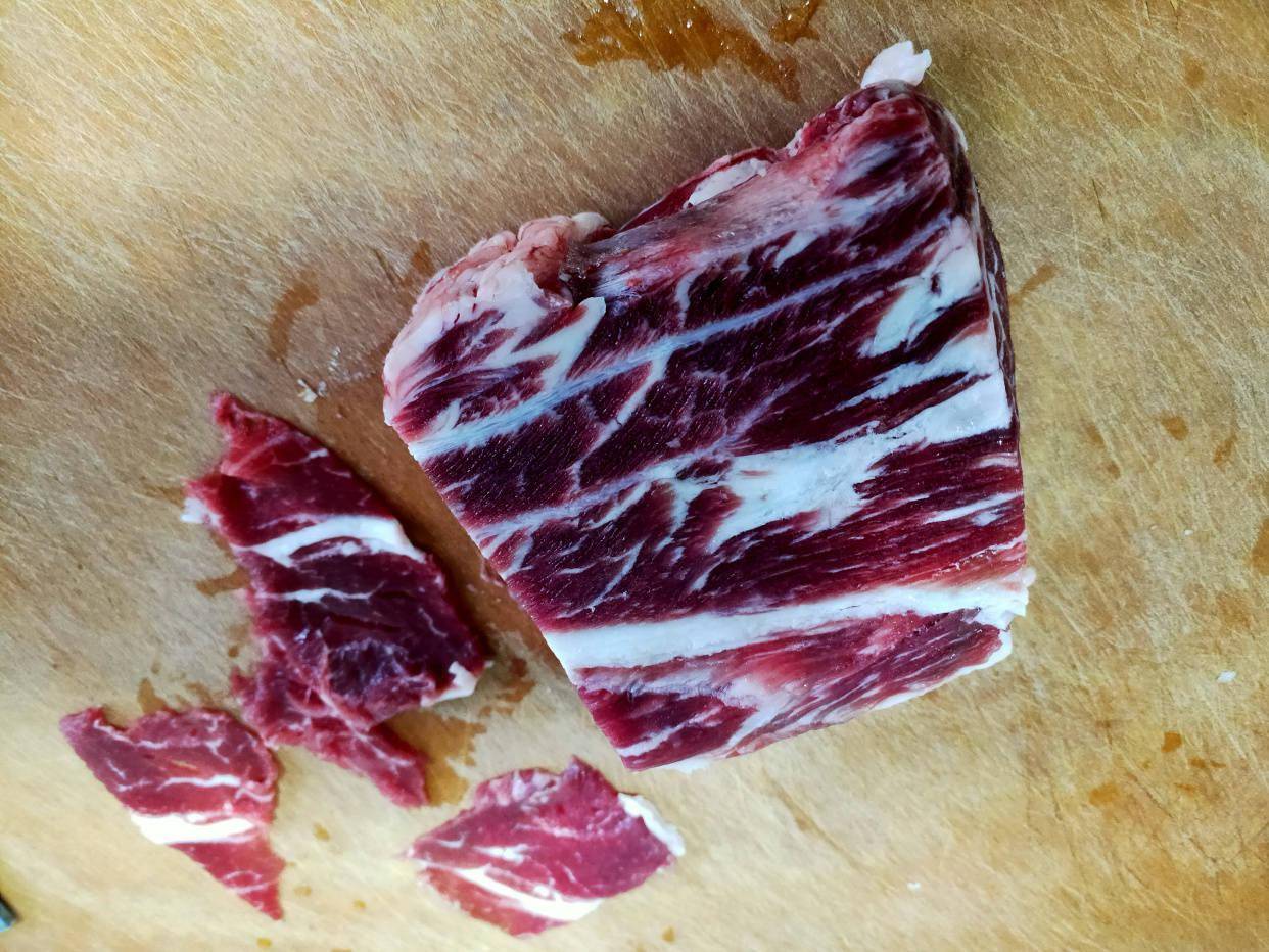 真正的清水煮牛肉片实在是太鲜美了儿子不吃肉光喝汤了