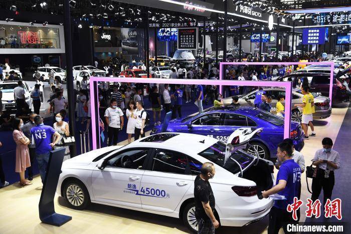 2021重庆国际车展开幕展出车型1000余款