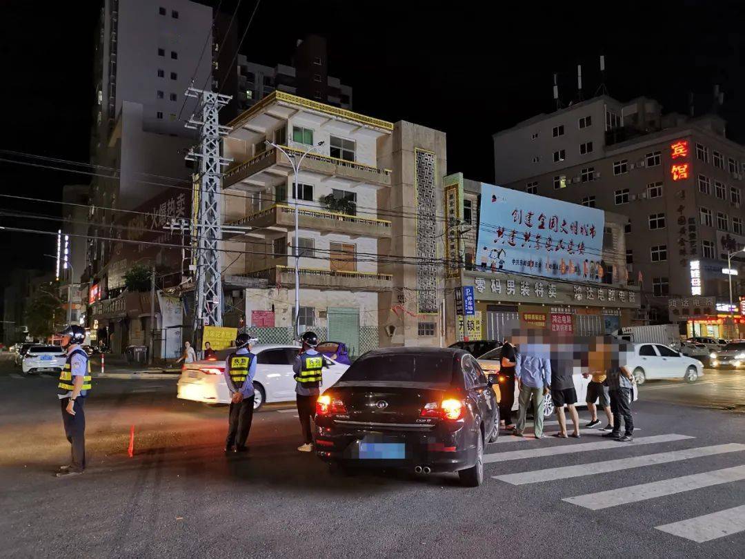 突发惠安东岭十字路口又发生一起事故后杠都快掉了