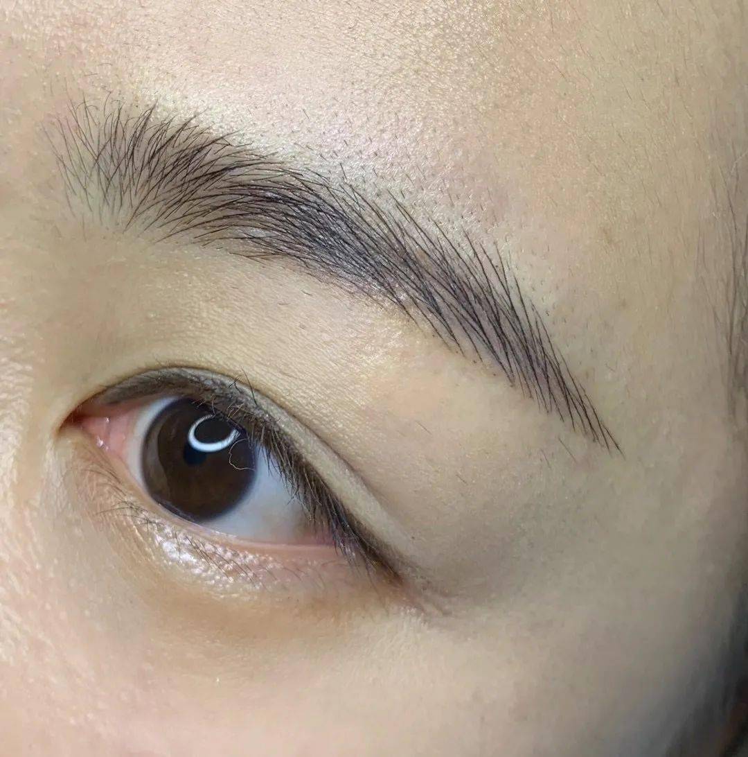 下面是一些让 雾眉 机器线条眉 结痂尽量减少的技术要点