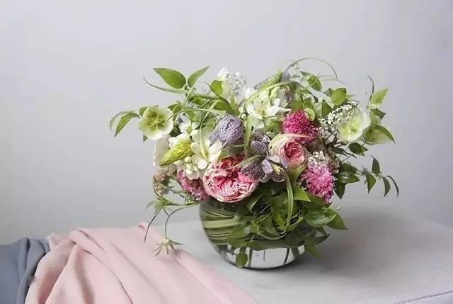 夏天已至,那些简单精致的花束!_花艺