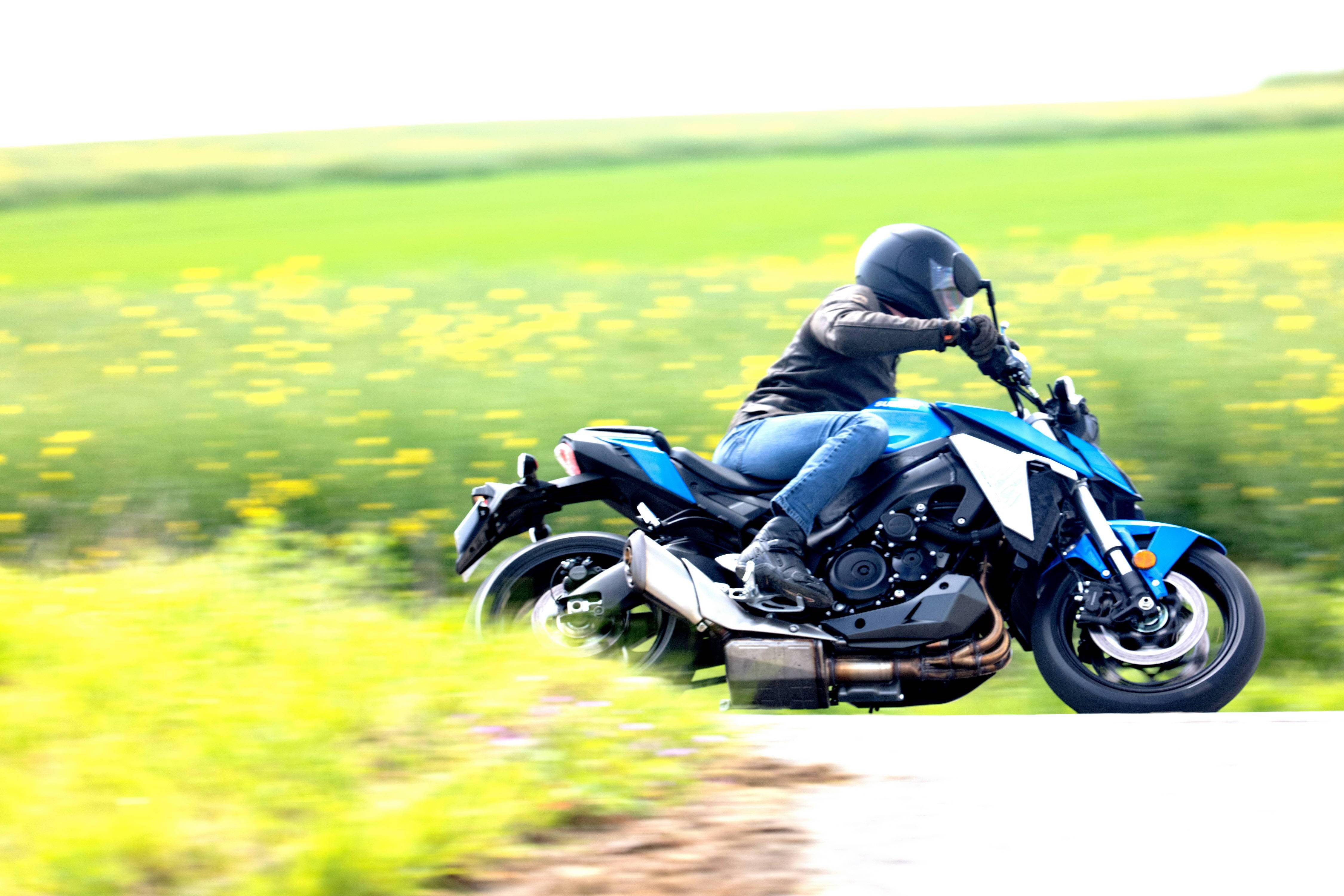 suzuki发布gsxs950运动街车